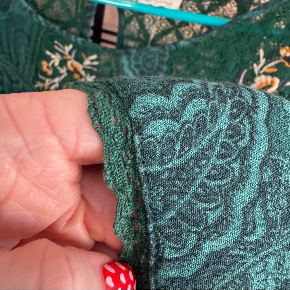 Mason & Belle - Tempesta Lace Detail Three Quarter Sleeve Top - Green - 3x - Picture 7 of 13
